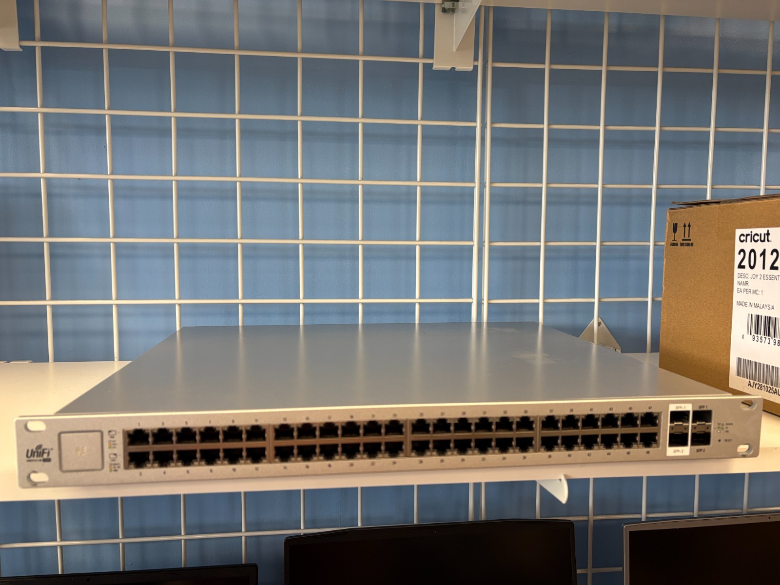 Ubiquiti Networks UniFi Switch 48 US-48-500W 48-Port PoE+ 500W Rackmount