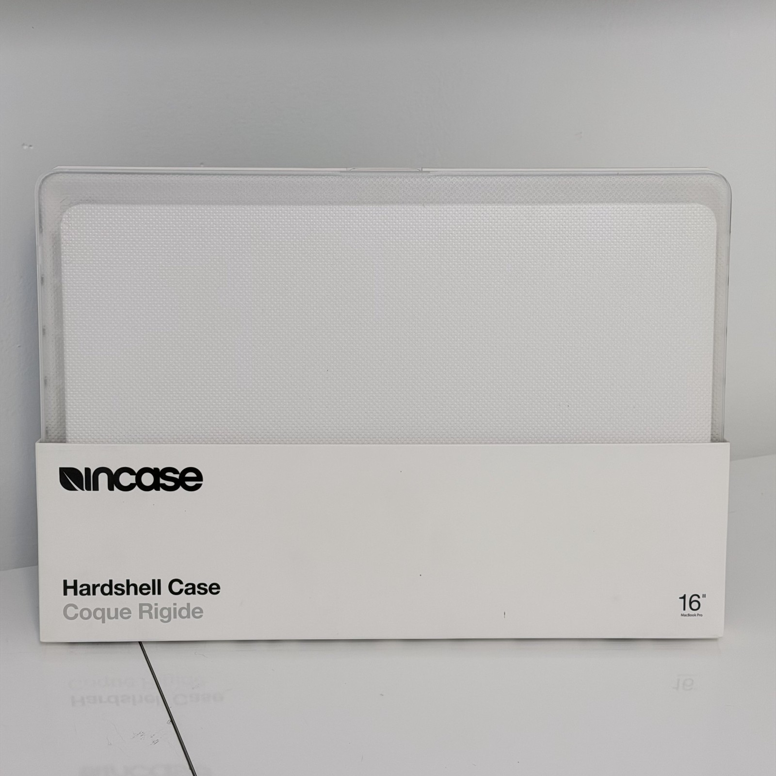 New Incase Hardshell Case for 2019 16" MacBook Pro Clear INMB200679-CLR
