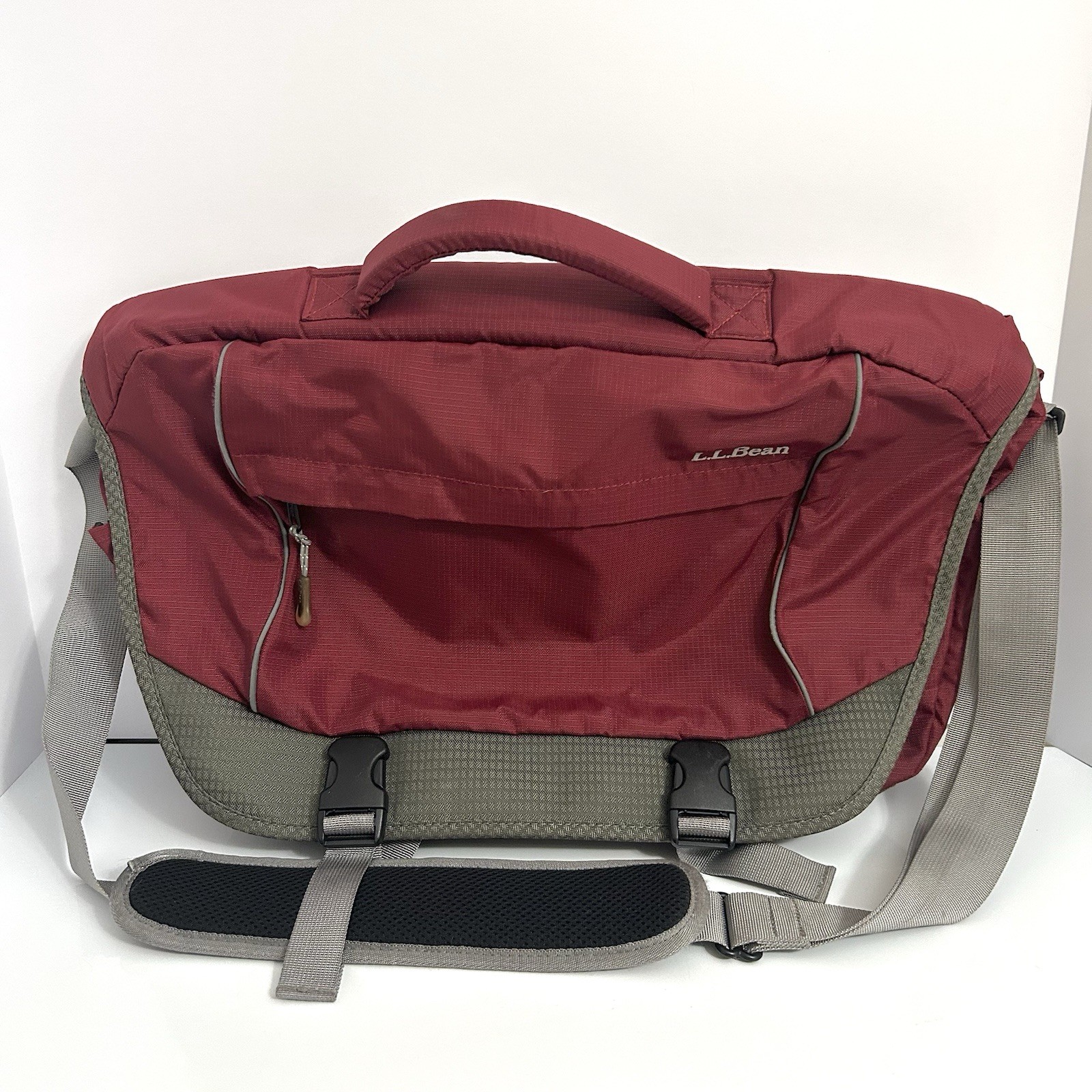 L.L.Bean Messenger Laptop Shoulder Bag Red Ripstop Nylon & Grey Lining Padded