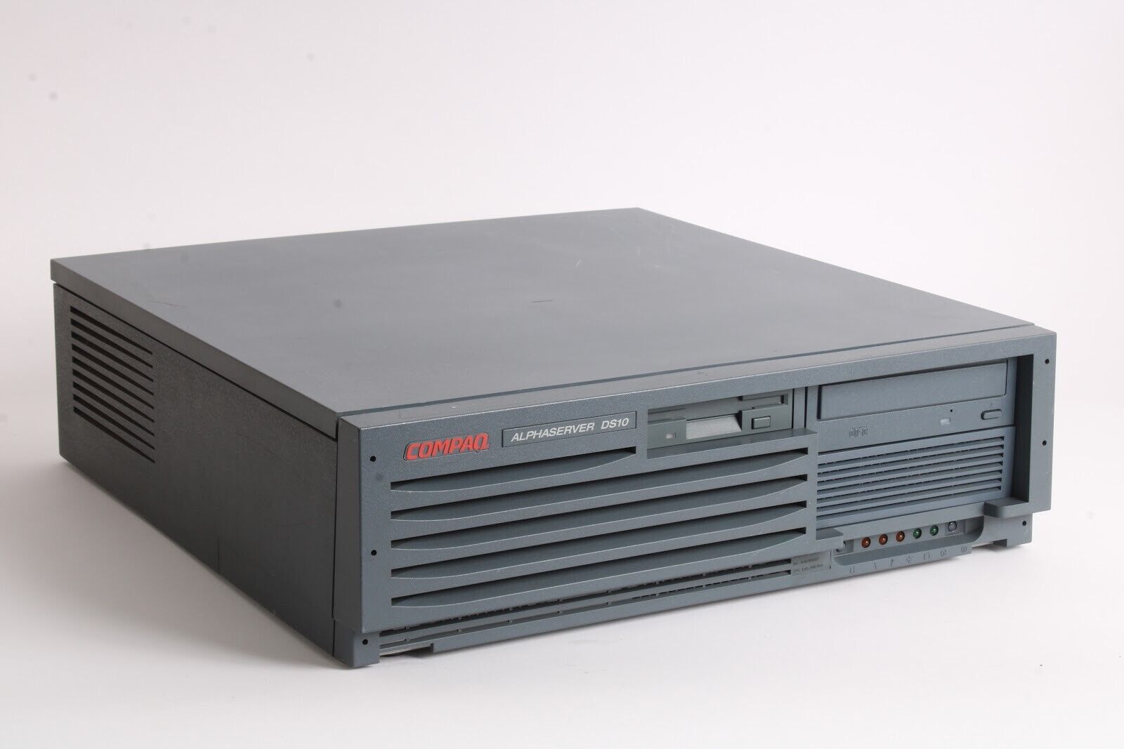 Compaq DS10 AlphaServer w/ Digital Alpha 21264 CPU @ 466 MHz / Ram 769 MB