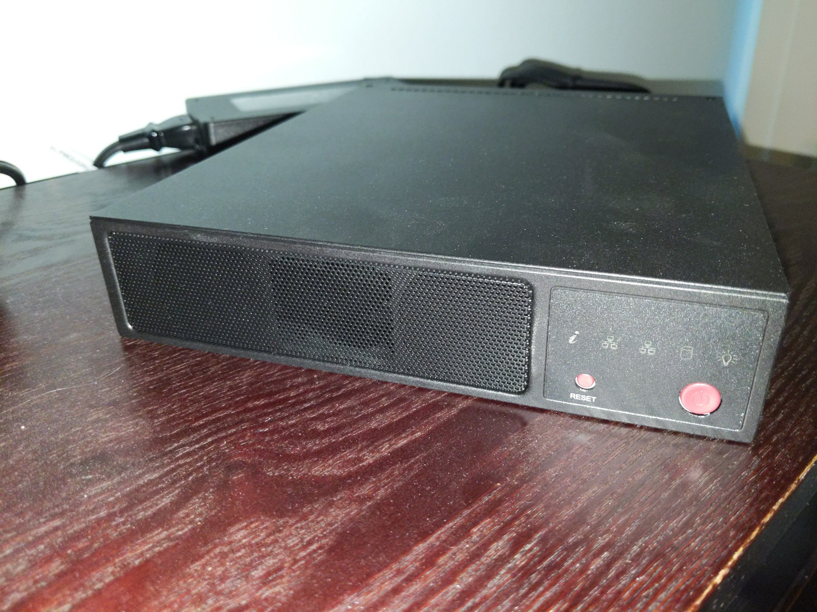 Supermicro SYS-E200-8D Mini-1U Server - Xeon D, X10SDV-6C-TLN4F, 101F