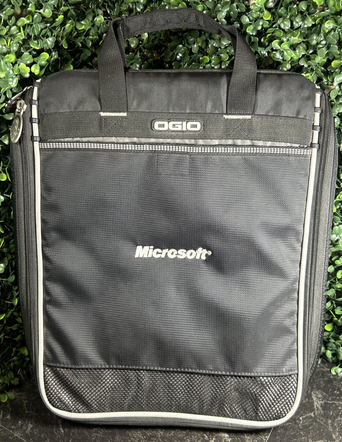 OGIO Microsoft Padded Brain Bucket Mini Laptop Handle Bag Case 14’x 12’inch