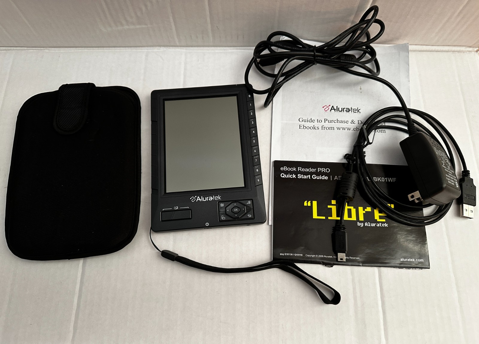 Aluratek Libre eBook Reader PRO MP3 Player Etc. Works plugged In - BAD BATTERY