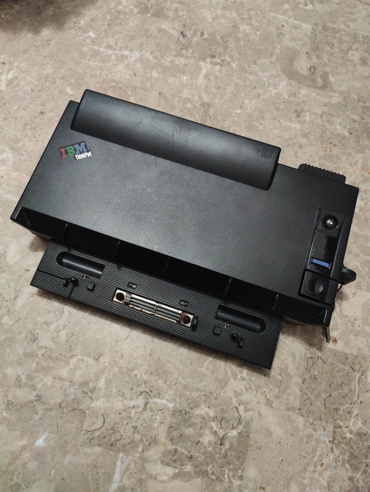 IBM Thinkpad Dock PN 02K8660 Type 2631 T23 T30 X22 X30 X31 X32 A30 A30p A31 A31p