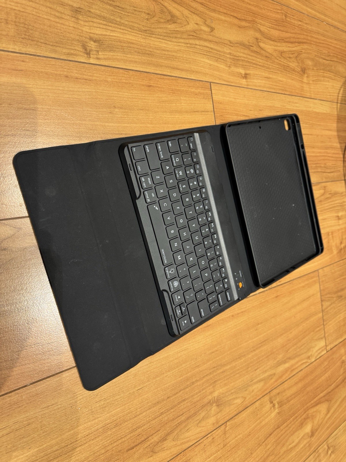 Backlit Keyboard Case for IPad Pro 10.5” - Senyoson