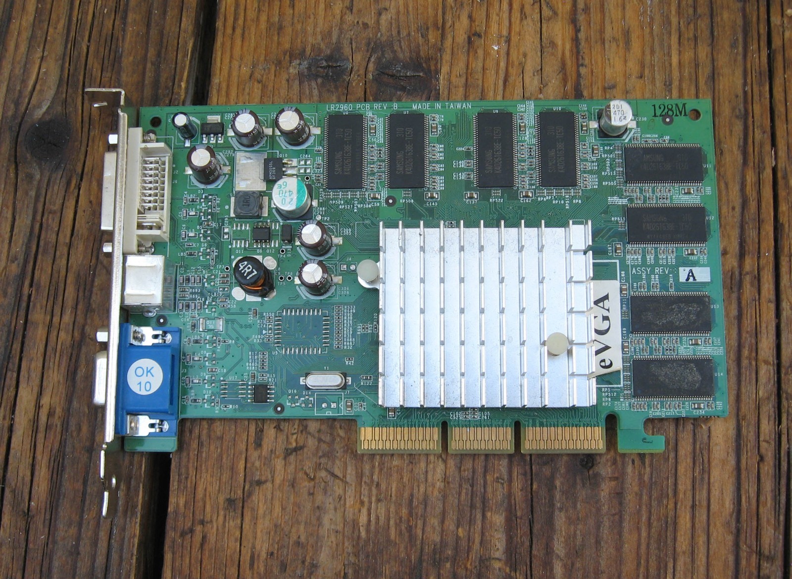 EVGA e-GeForce FX 5200 128MB N306 NV34 DDR AGP Graphics Card DVI