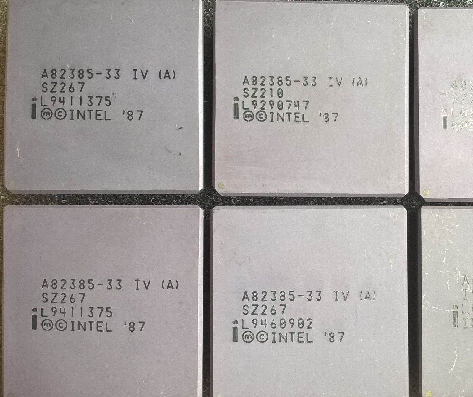 NOS CPU Intel 385 33MHz cache controller - for 386 / 486 IBM/Compaq +compatibles