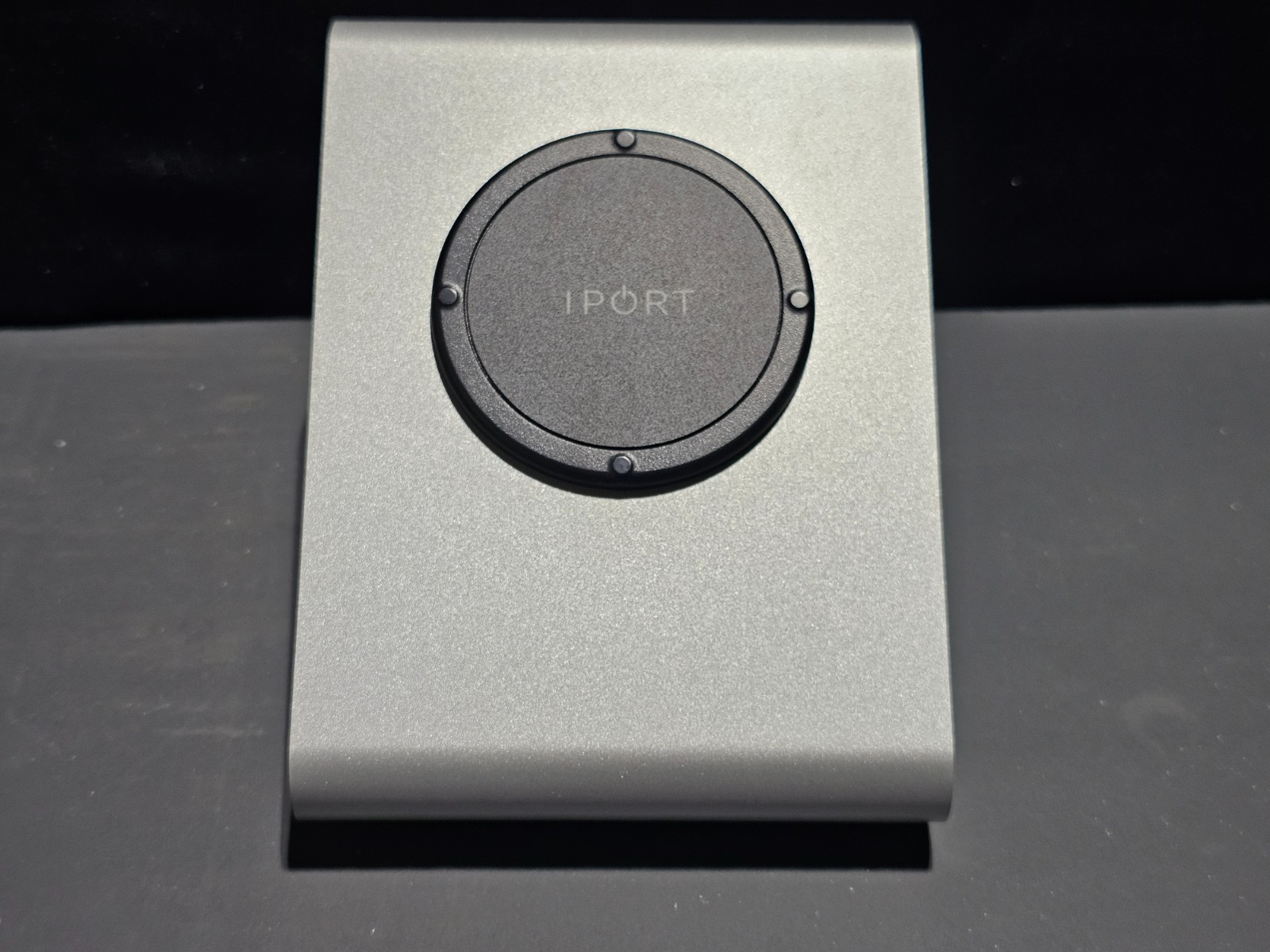 IPORT LAUNCHPORT BASE STATION SILVER - 70141