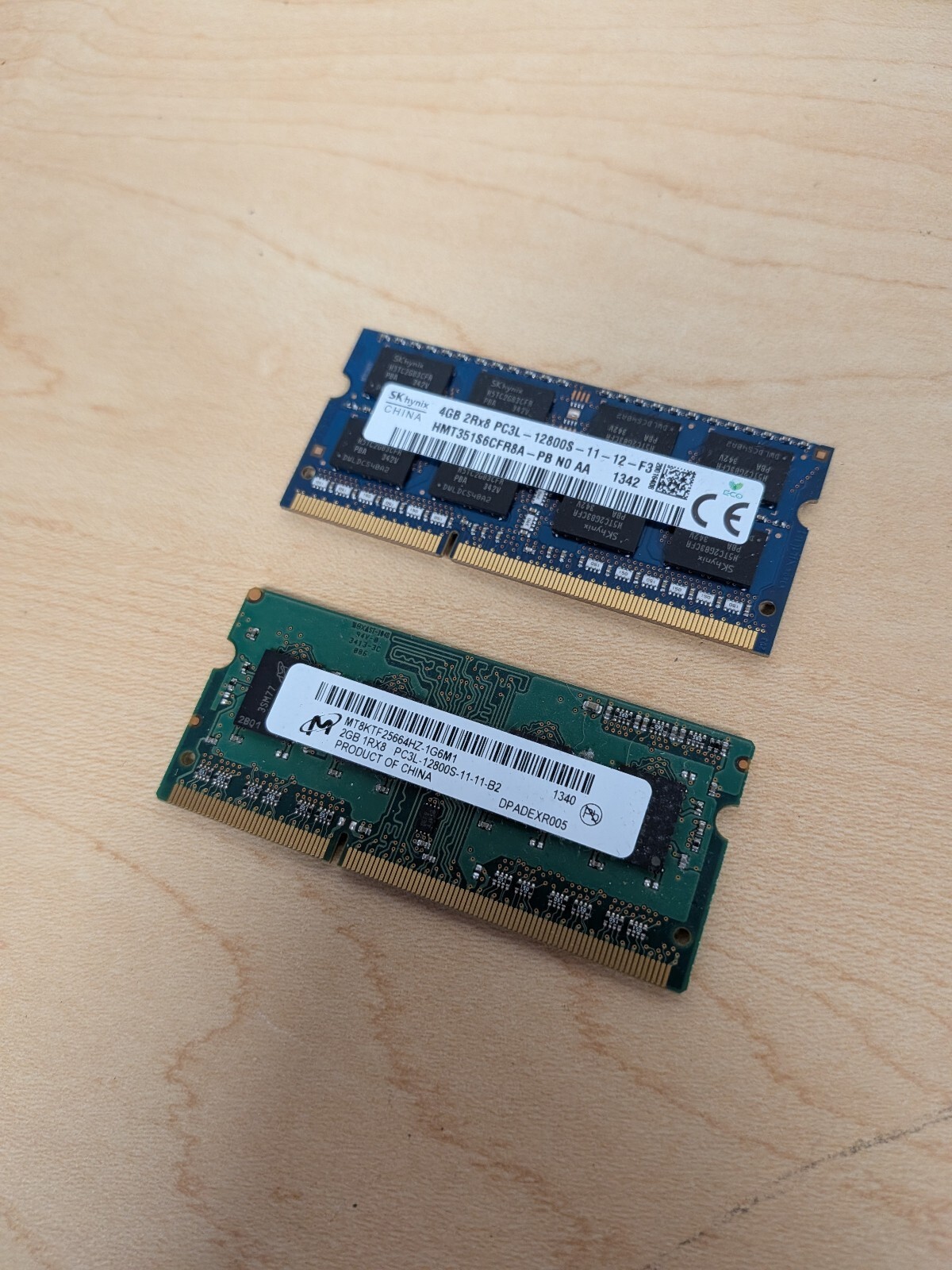 SK hynix 4GB PC3L-12800S DDR3L RAM Blue & Green 6GB Total