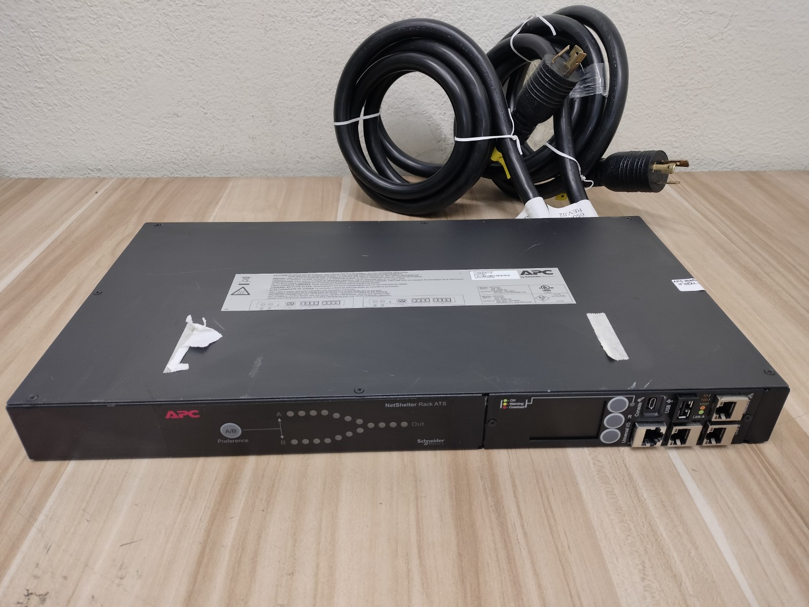 APC - AP4430A - Schneider Electric ATS 9-Outlet Automatic Transfer Switch