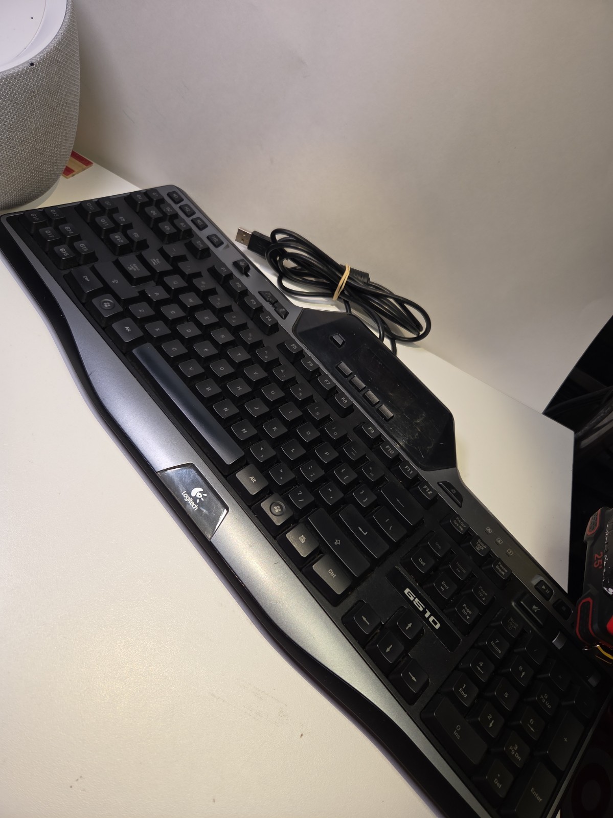 Logitech G510 Wired Gaming Keyboard with Game Panel LCD Screen missing feet