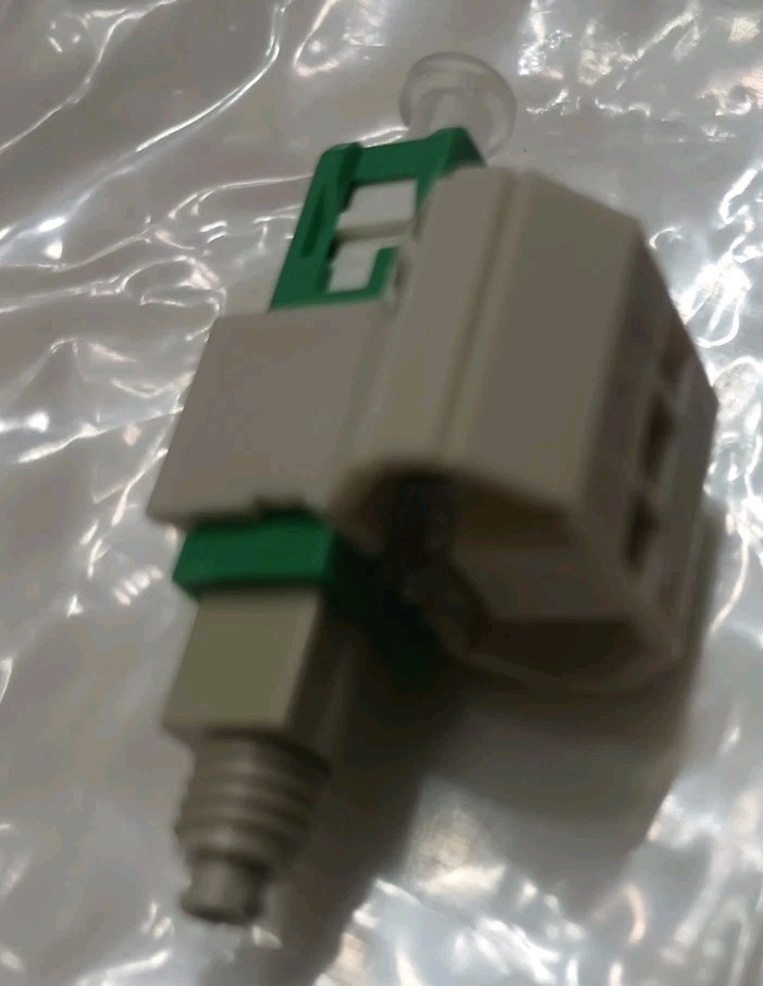 U21905 FASTSCSMAU SingleMode 09mm  025mm  100 to a bag G1N