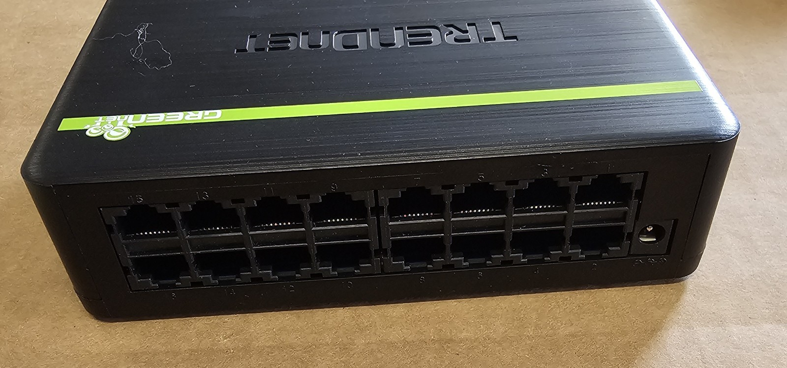 TRENDnet 16-Port 10/100 TE100-S16Dg with power