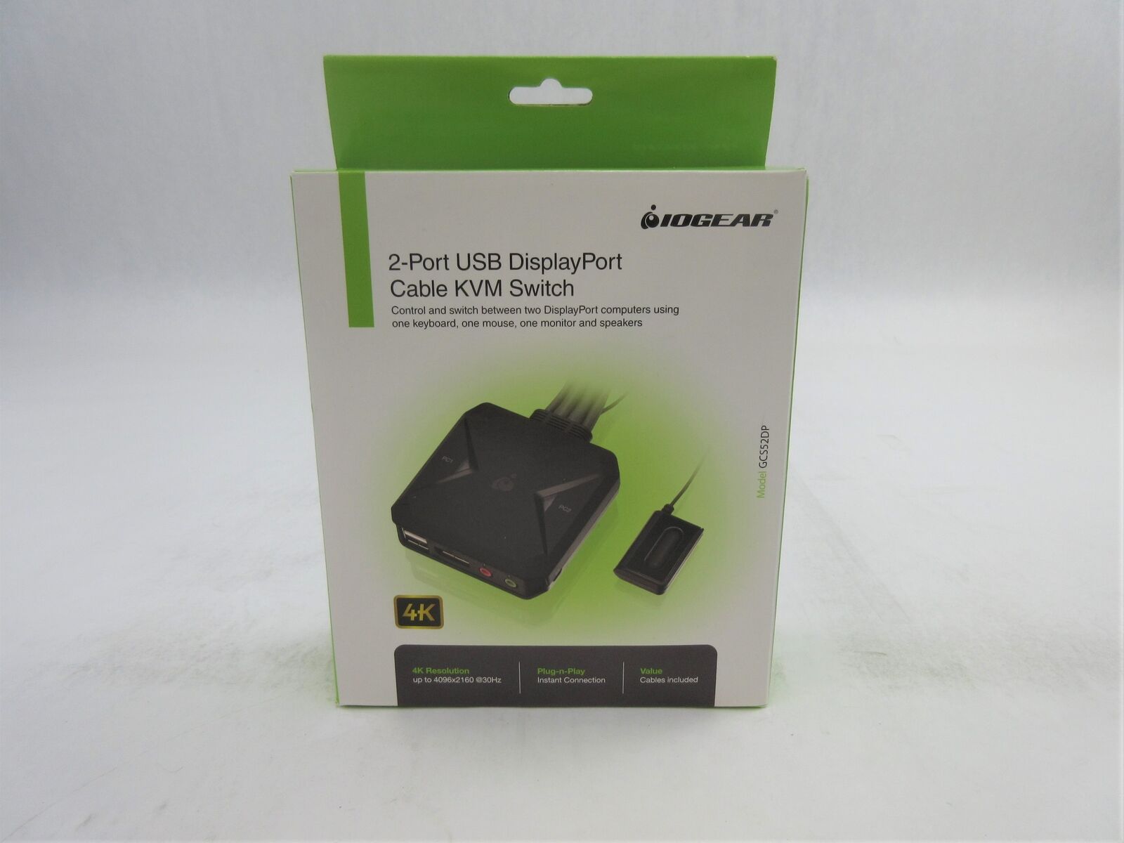 IOGEAR 2-Port USB DisplayPort Cable KVM Switch, GCS52DP, C4*303