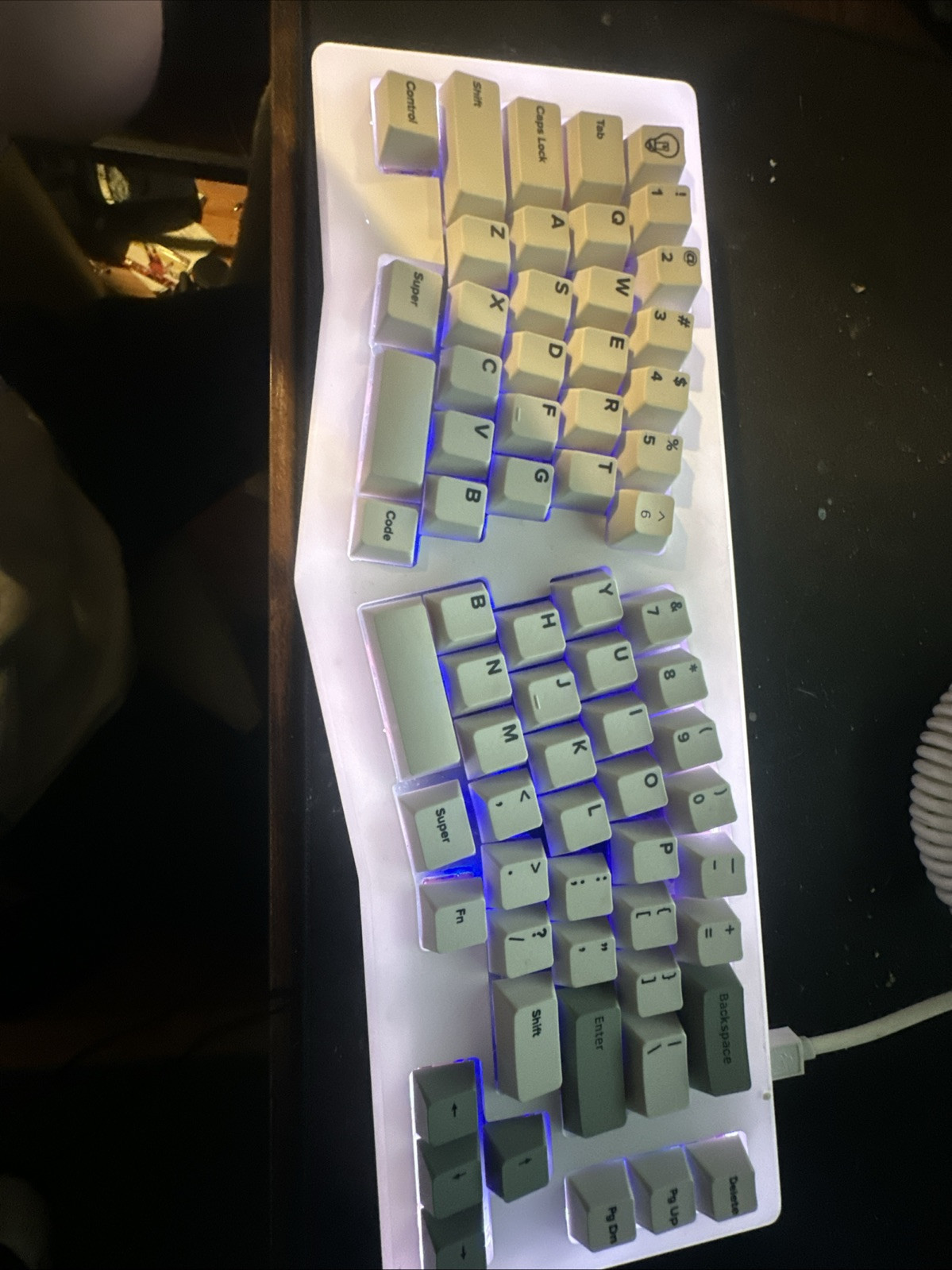 Custom Mechanical Keyboard:Akko Acr Pro Alice Plus With Lubed Banana Splits