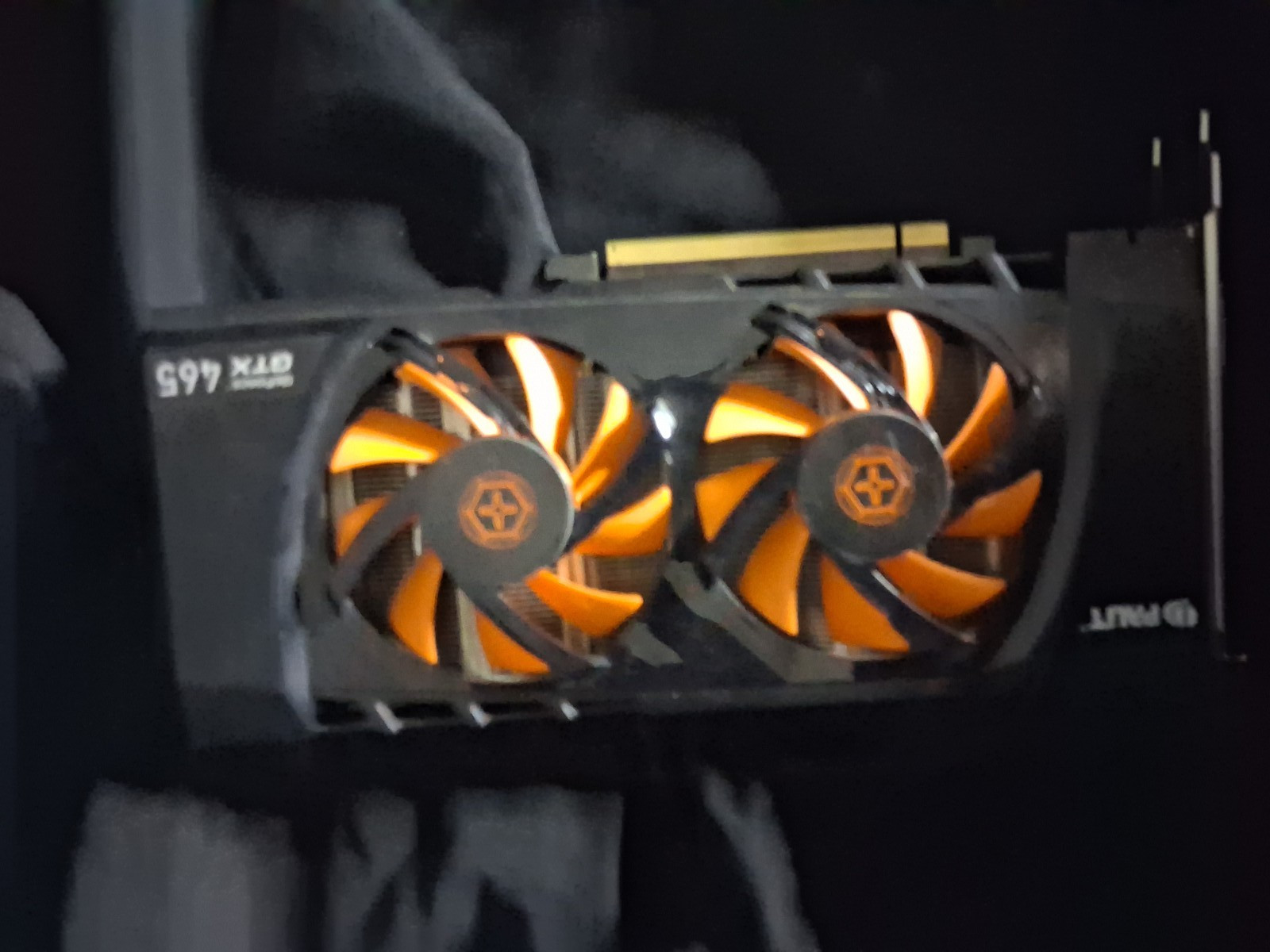 Palit NVIDIA GeForce GTX 465 Dual Fan Heatsink PCIe x16 Multi-Monitor