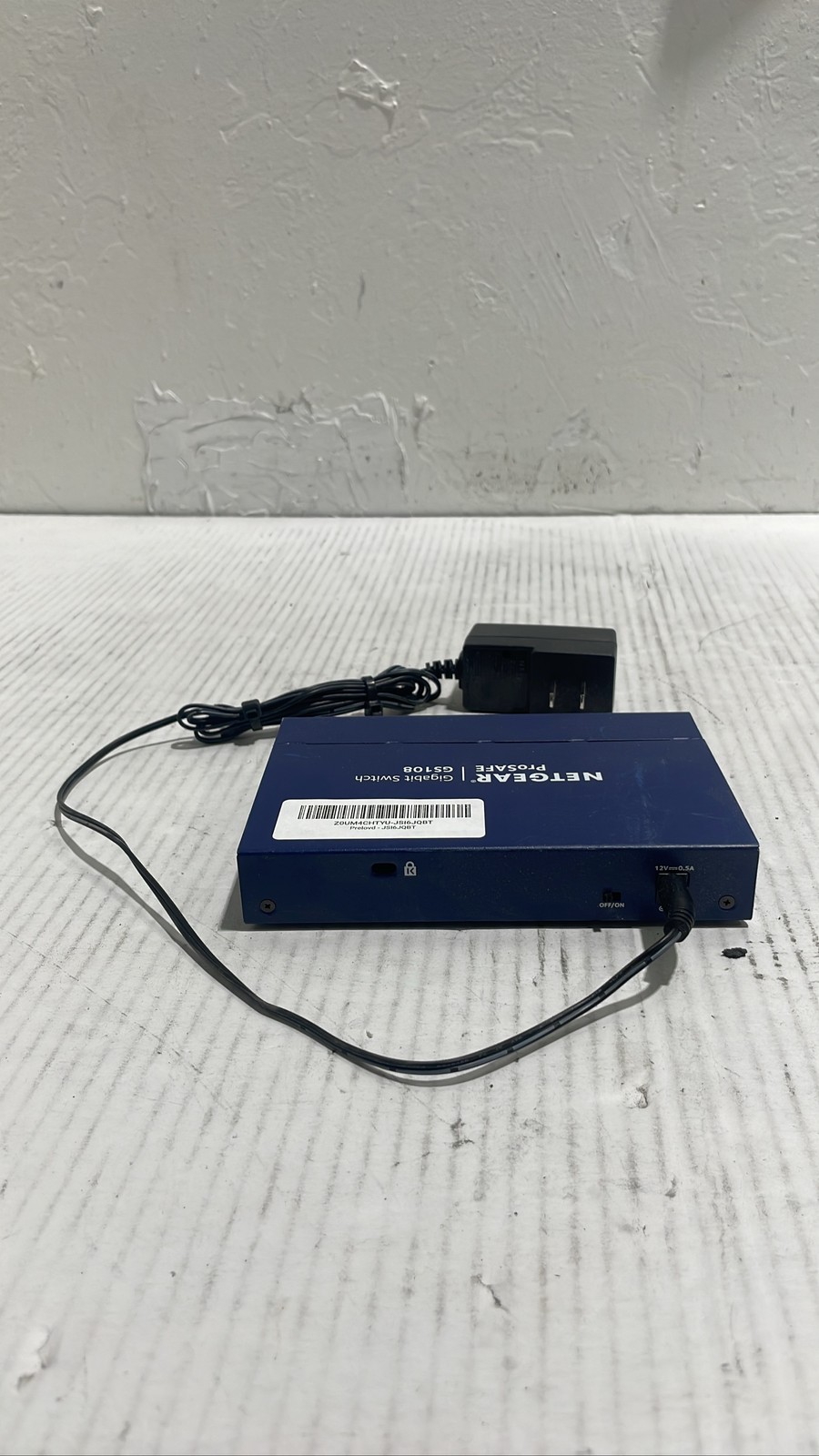 NETGEAR ProSAFE GS108v4 8-Port Gigabit Ethernet Switch with Power Adapter