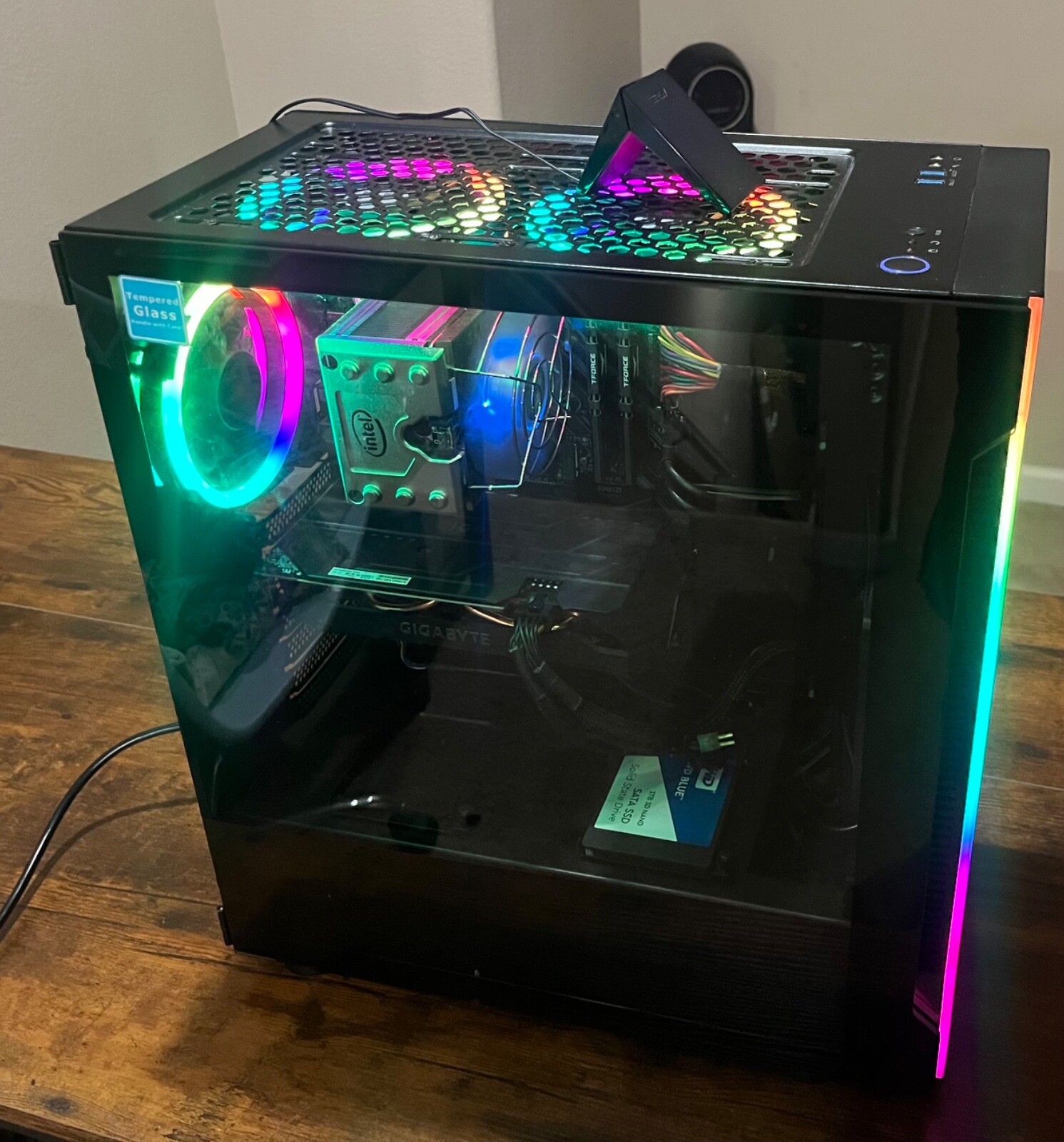 (READ DESC) Intel Core-i7 9700KF 3.6GHz, RTX 2060 6GB, 16GB DDR4 3000, 1TB SSD