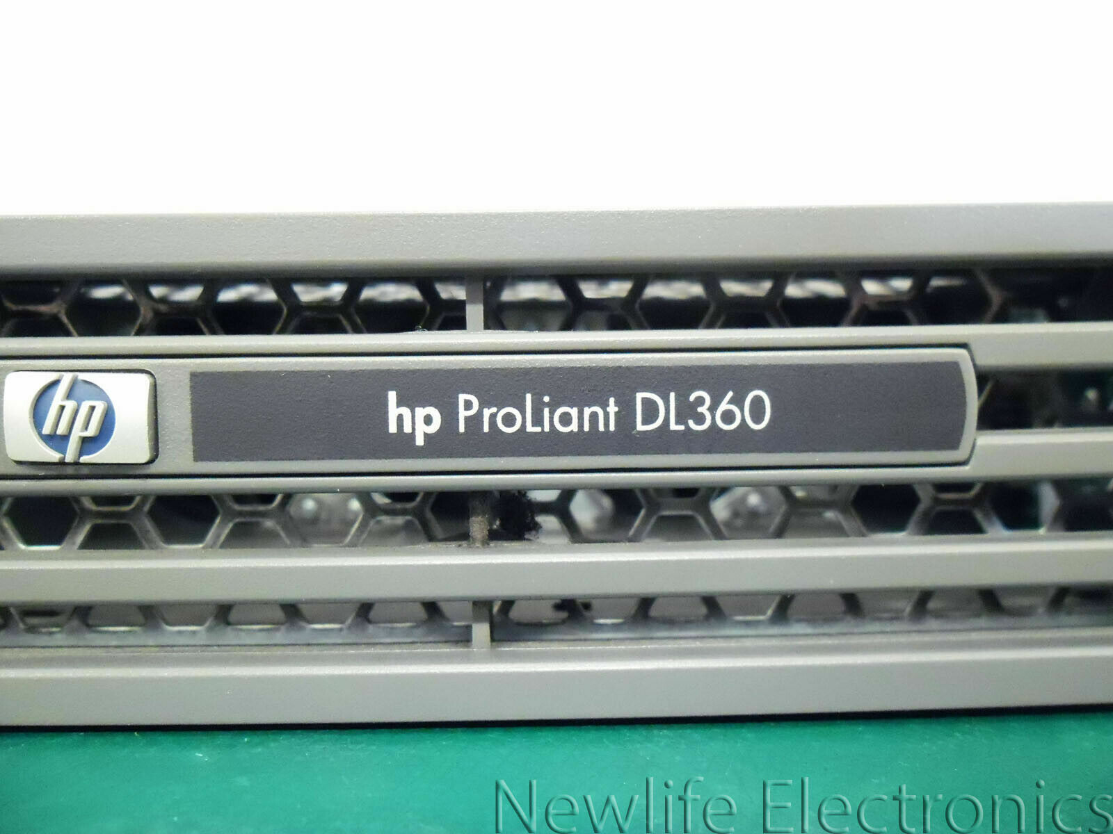 HP 292889-001 ProLiant DL360 Server (2 x 2.8GHz CPU/4GB RAM/2 x 36GB Drives)