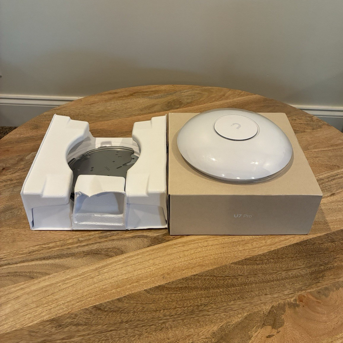Ubiquiti UniFi U7 Pro Wireless Wi‑Fi Access Point PoE 2.5GbE White