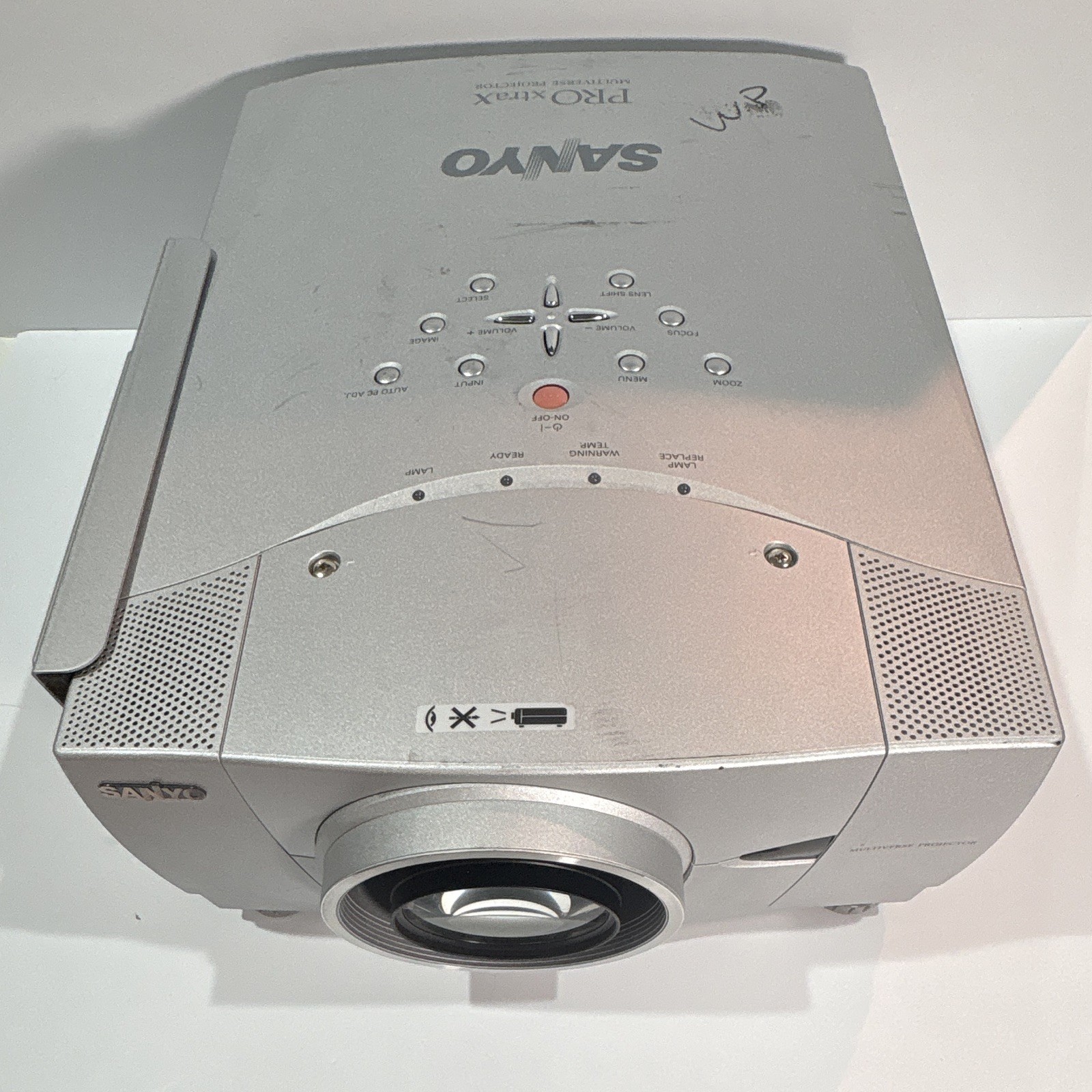 SANYO PLC-XP41 Multimedia LCD Projector Pro AV Home Theater UNTESTED No Cord