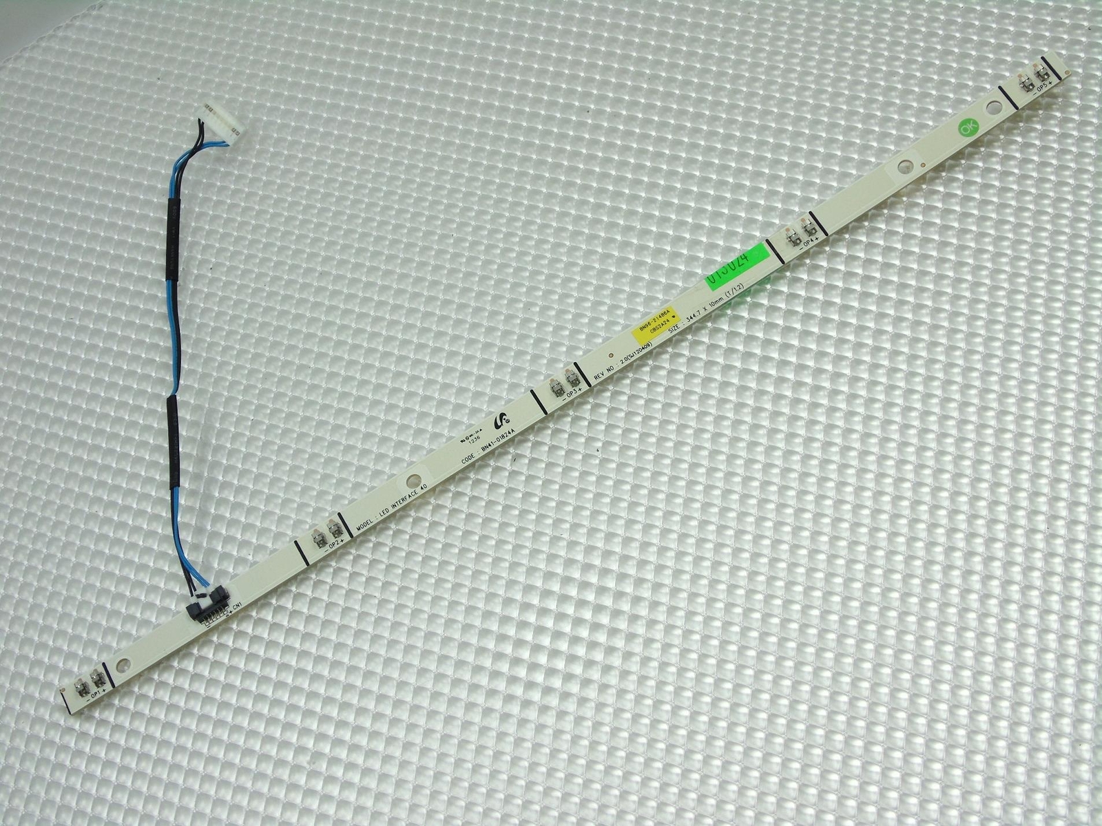Samsung UN40EH5000F  40"  HD TV LED Inverter Interface Strip - BN41-01824A