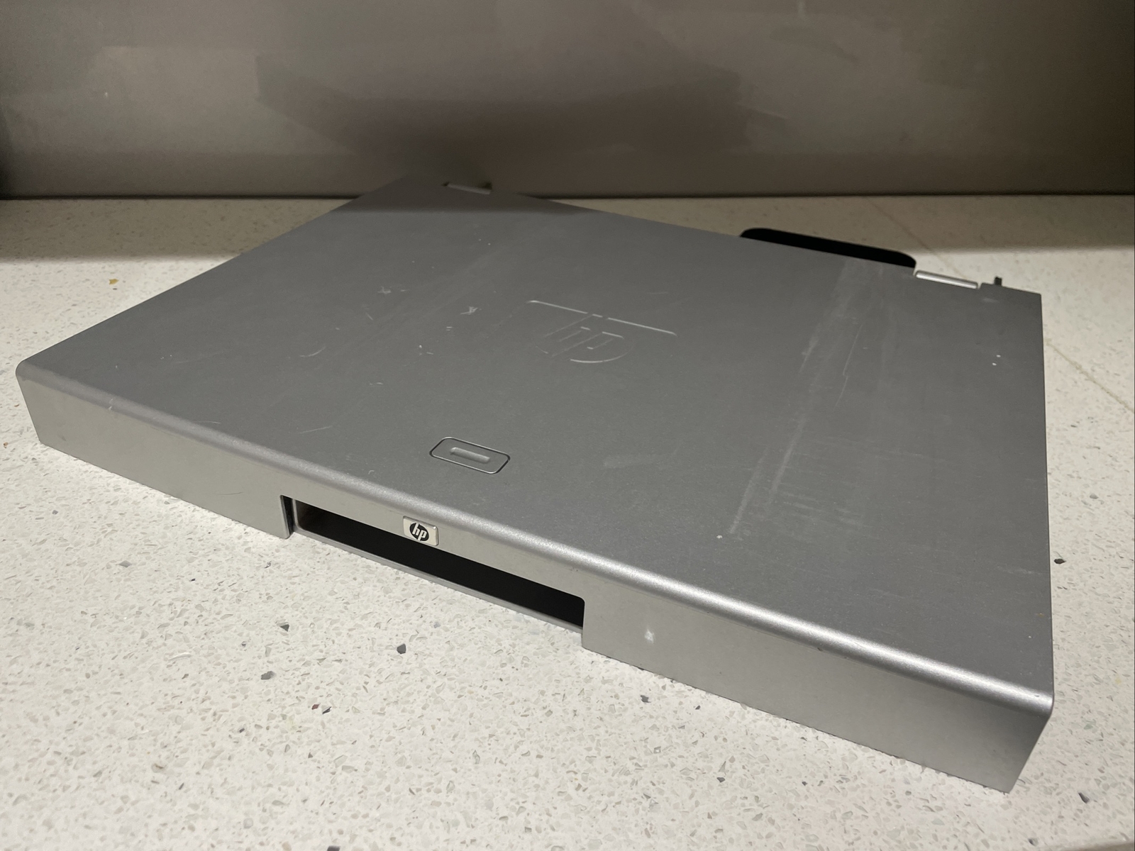 AG066A HP TFT7600 Rackmountable Screen and Keyboard