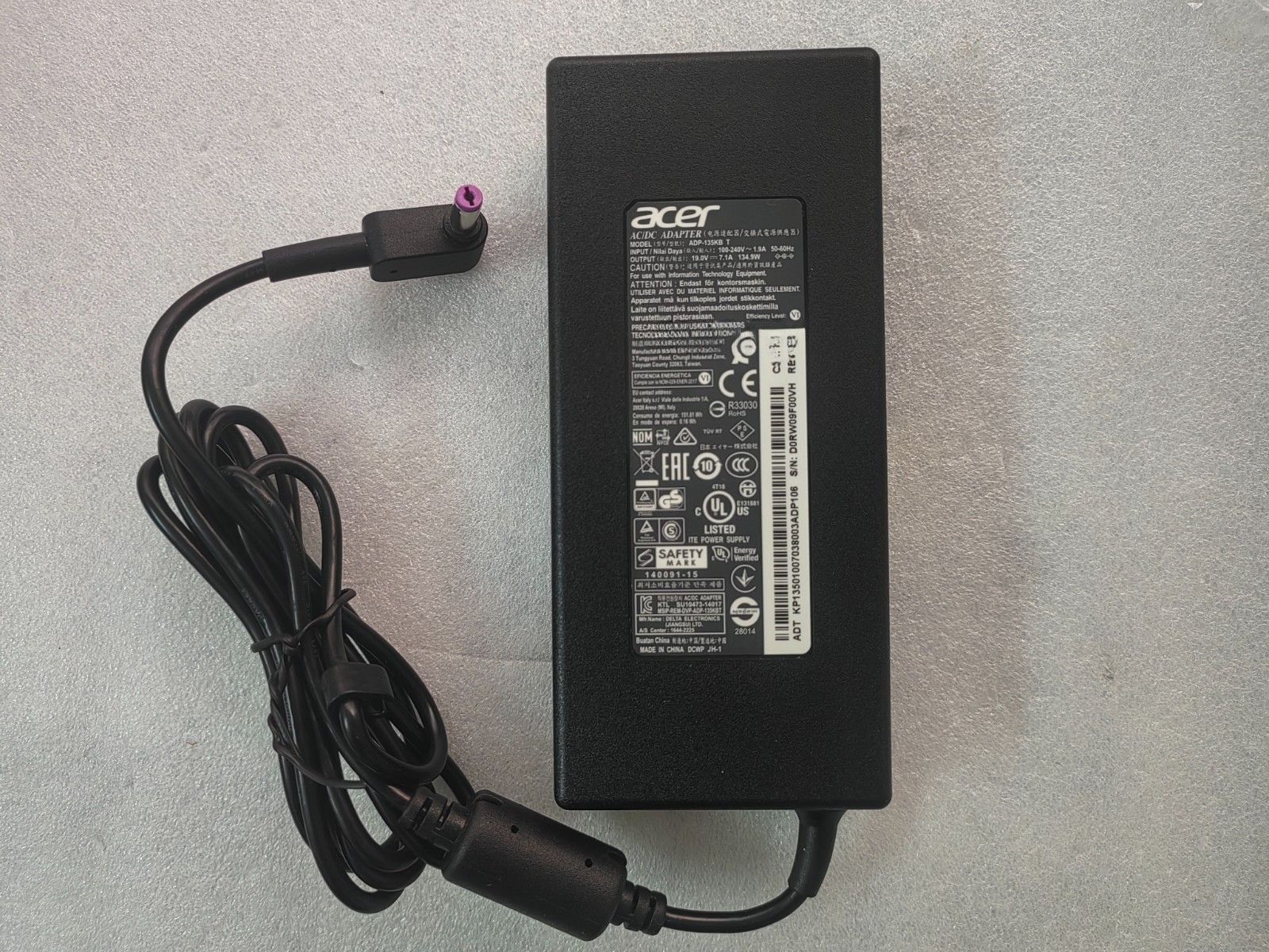 100%Original 19V 7.1A 135W ADP-135KB T For Acer Nitro 5 AN515-54-51M5 AC Adapter
