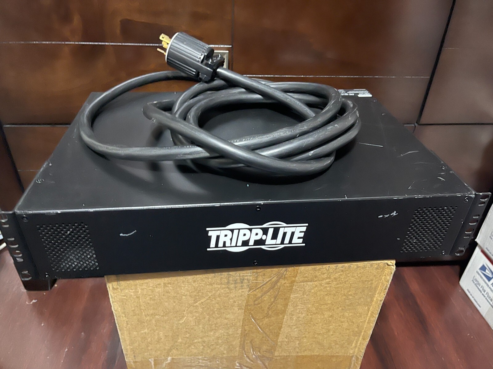 TRIPP LITE PDUMH30HVNET PDU 16 SWITCHED Outlets 208/240V (No WEBCARDLX)