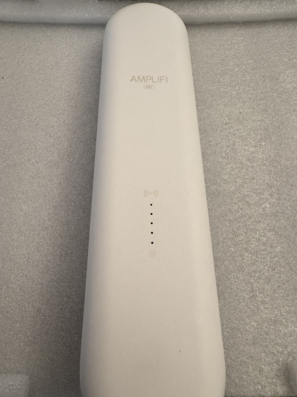 AmpliFi HD MeshPoint (Unlocked, Works With Any Amplifi Router Or 3rd Party)