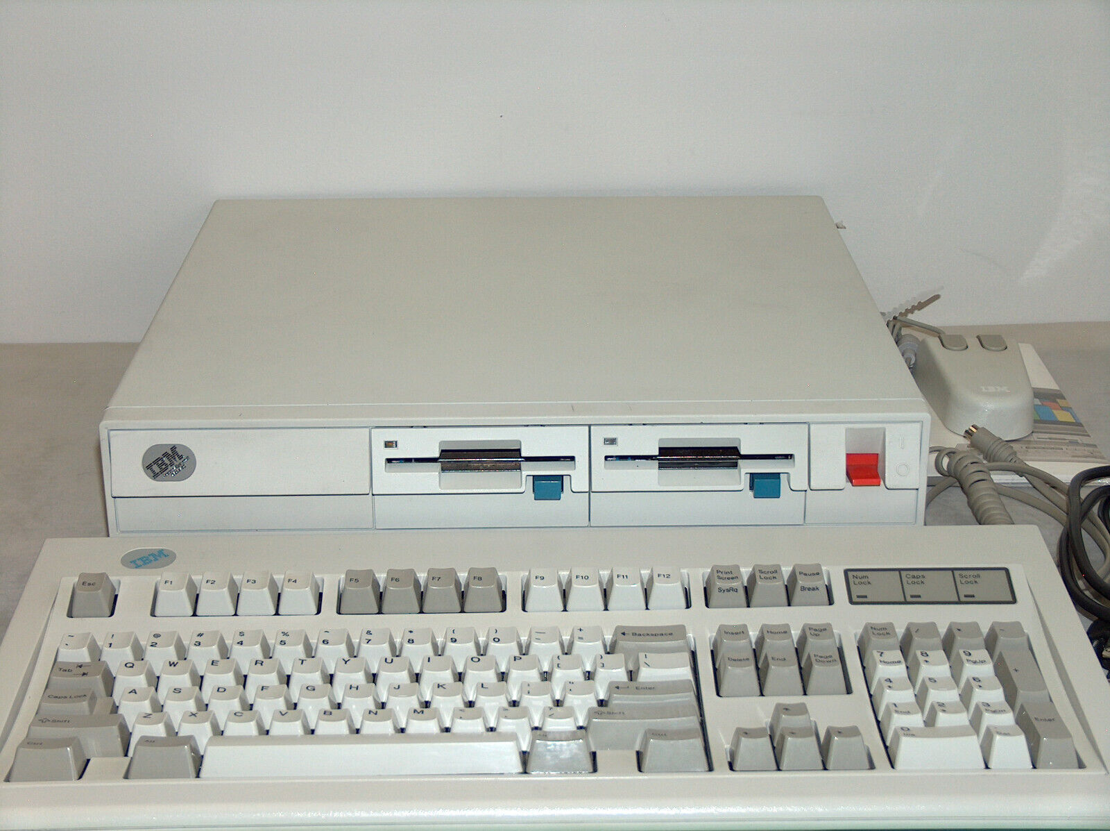 IBM Personal System PS/2 Computer Model 8530 & Accessories
