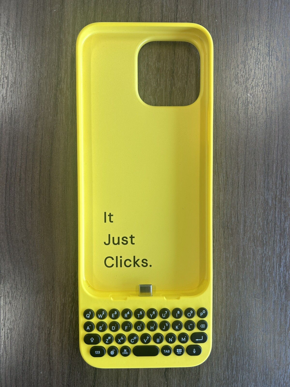 Clicks Keyboard for iPhone 15 Pro Max Founders Edition.  Bumblebee
