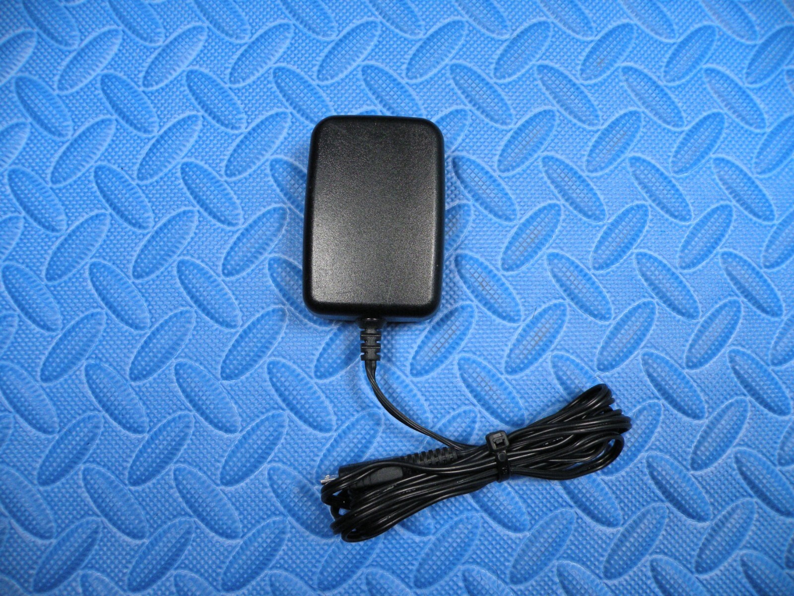 Genuine OEM BlackBerry PSM04A-050RIM(NY) 5V 700mA Wall Adapter Charger