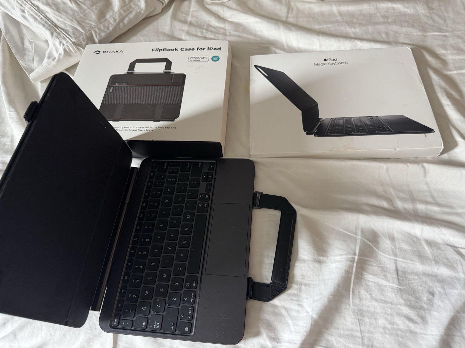 Magic Keyboard iPad Pro 11‑inch M4/M5 Black A2975 MWR23LL/A Pitaka flipbook case
