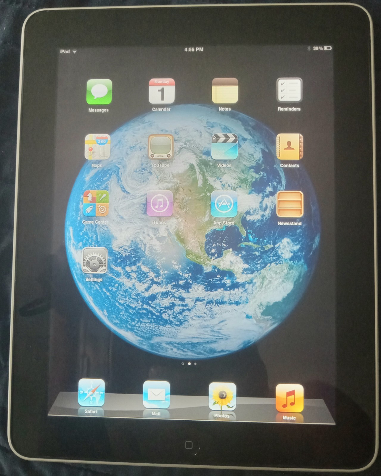 Apple iPad 9.7in Wi‑Fi iOS Tablet 16GB Silver, Apple iPad Series Model