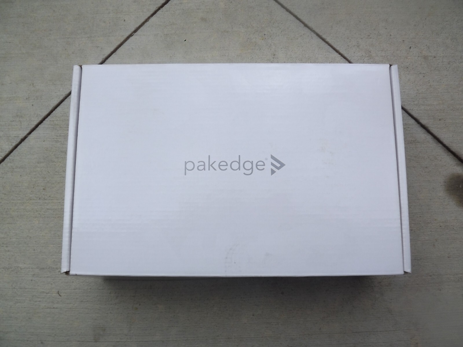 PAKEDGE DEVICE SOFTWARE MODEL P2 P-2 OUTLET POWER DISTRIBUTION UNIT BRAND NEW