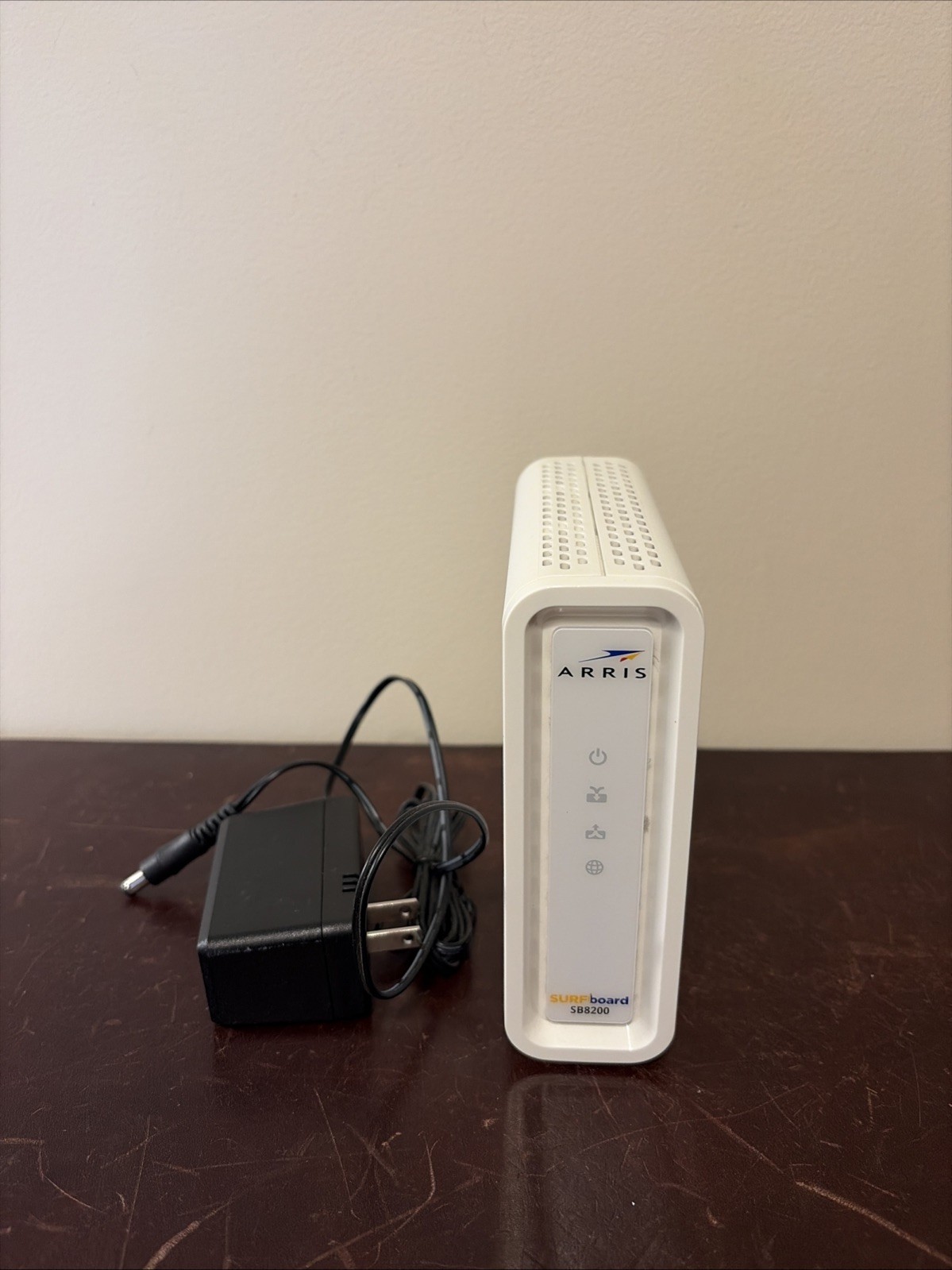 ARRIS SURFboard SB8200 DOCSIS 3.1 Cable Modem 2 Gigabit Ports w/ Power Adapter