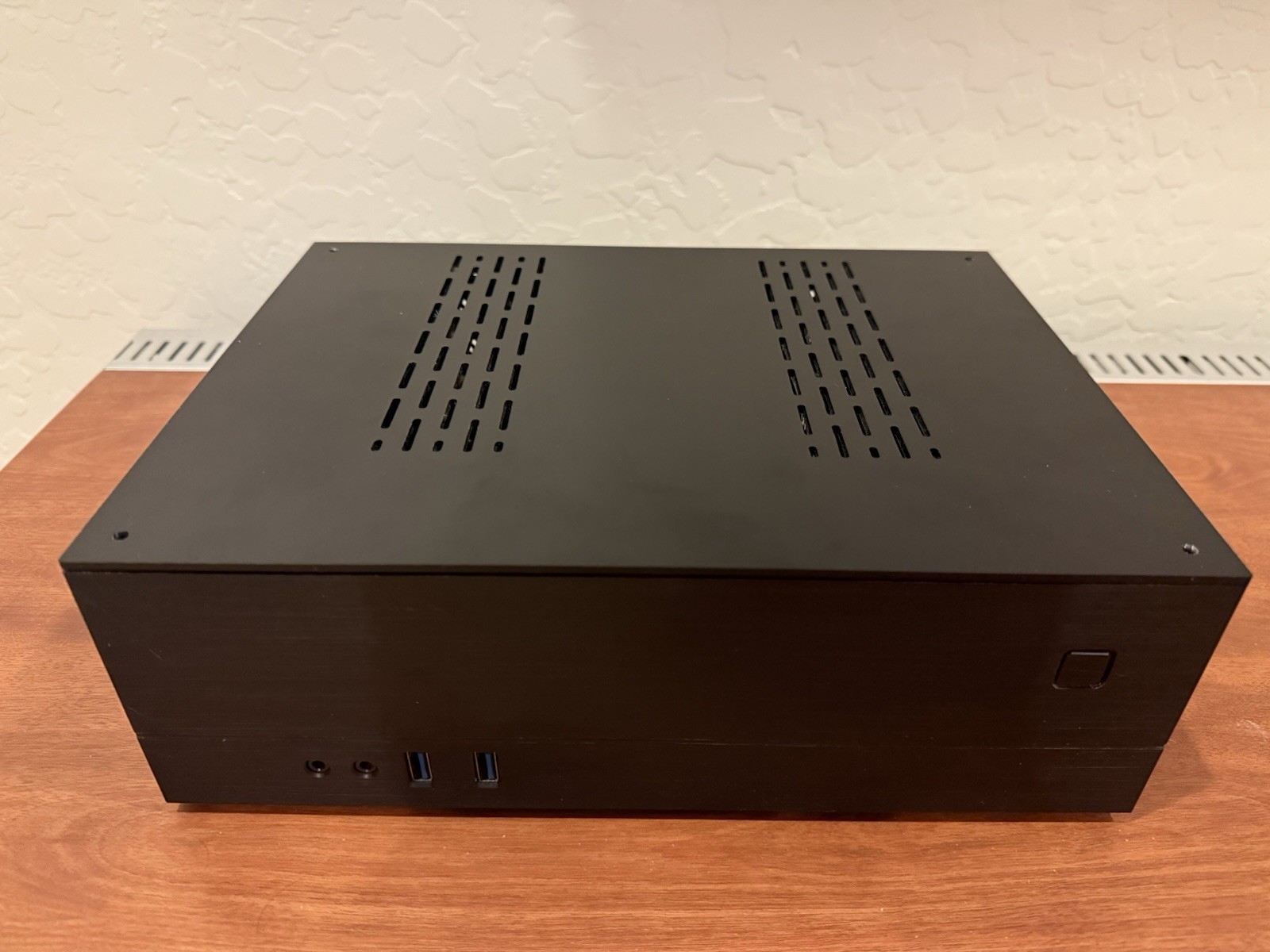 Silent Compact 4k NAS/HTPC 32GB Ram - Excellent condition - Great Deal