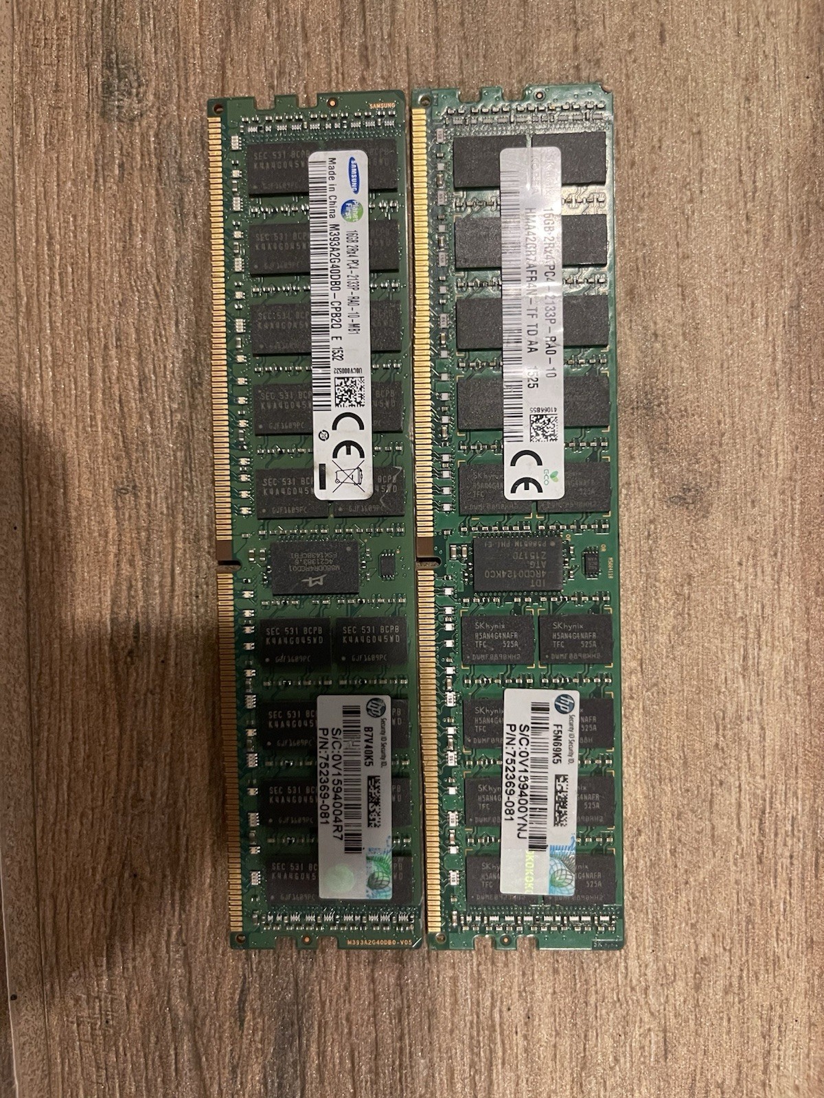 Lot 2x 16 GB Hynix Samsung M393A2G40DB0-CPB3Q PC4-2133P Server Memory