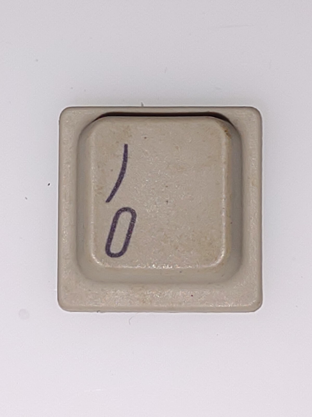 Apple IIC replacement KEY ()/0) ORIGINAL Vtg REPLACEMENT KEY for ALPS SWITCHES