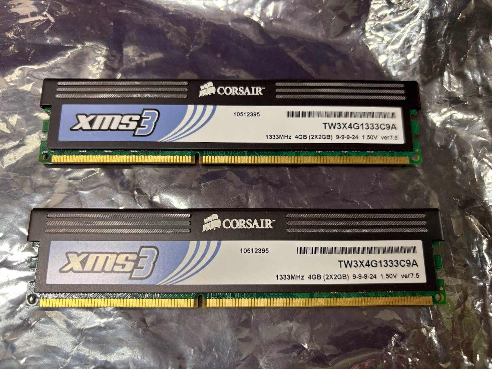 Corsair XMS 4GB DIMM 1333 MHz DDR3 Memory (TW3X4G1333C9A) x2 8GB Total