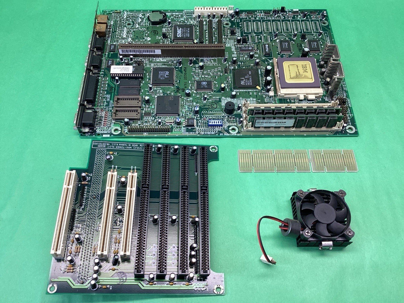 95155-1 V55LA MB Socket 7 Motherboard + IBM 6x86 P150+ CPU + RAM - UNTESTED