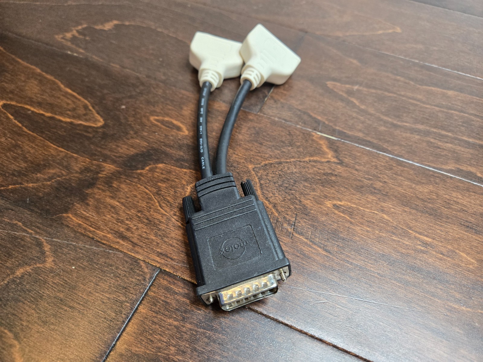 Molex /Hannstar /HP Brands VIDEO CARD SPLITTER CABLE DMS-59 TO DUAL DVI Y CABLE