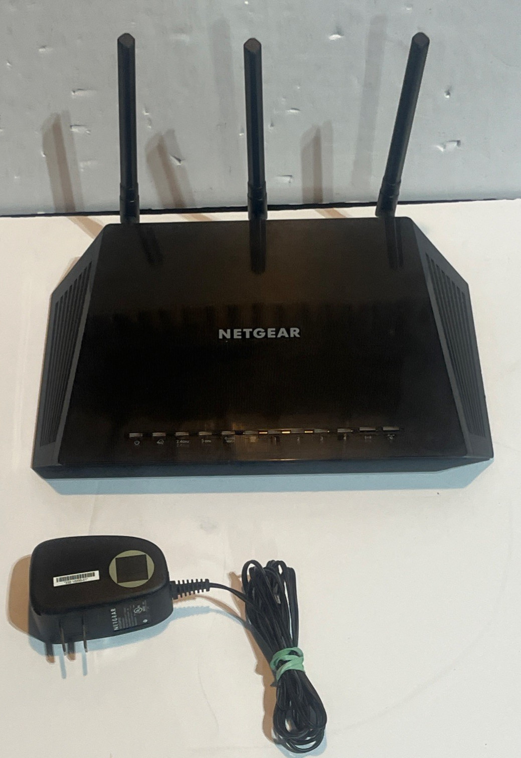 NETGEAR R6700v3 Nighthawk AC1750 Smart WiFi Router - R6700-100NAS Tested Works
