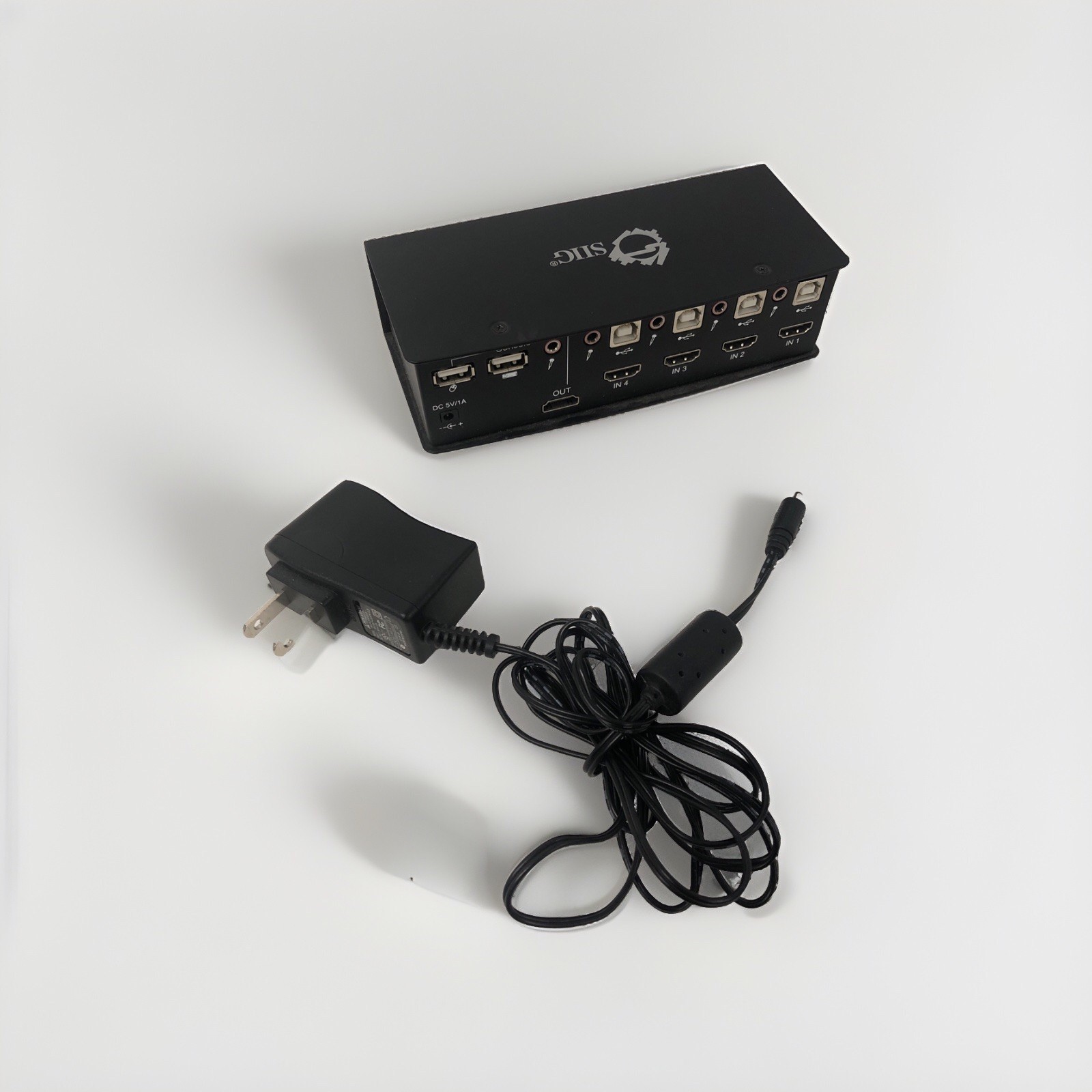 SIIG 4x1 USB HDMI KVM Switch