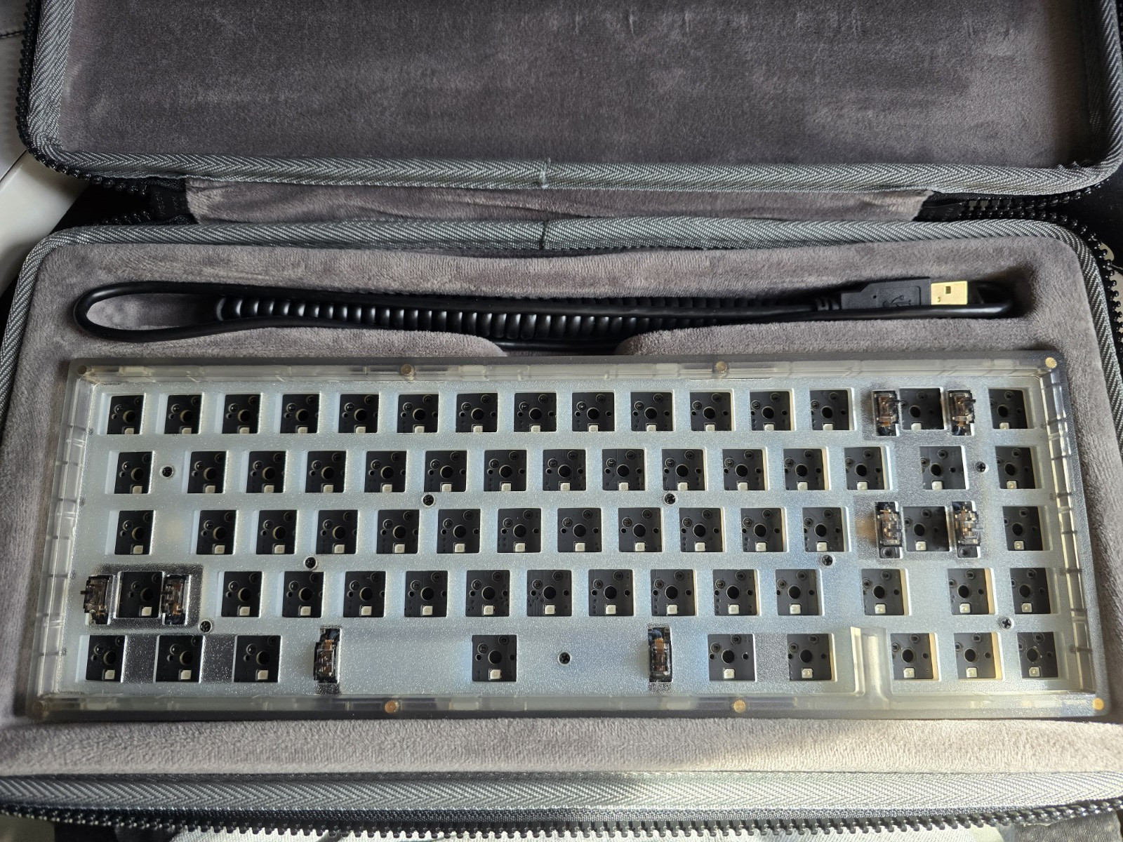 KBDFans KBD67 Lite R1 -  Wired ANSI, Transparent Black