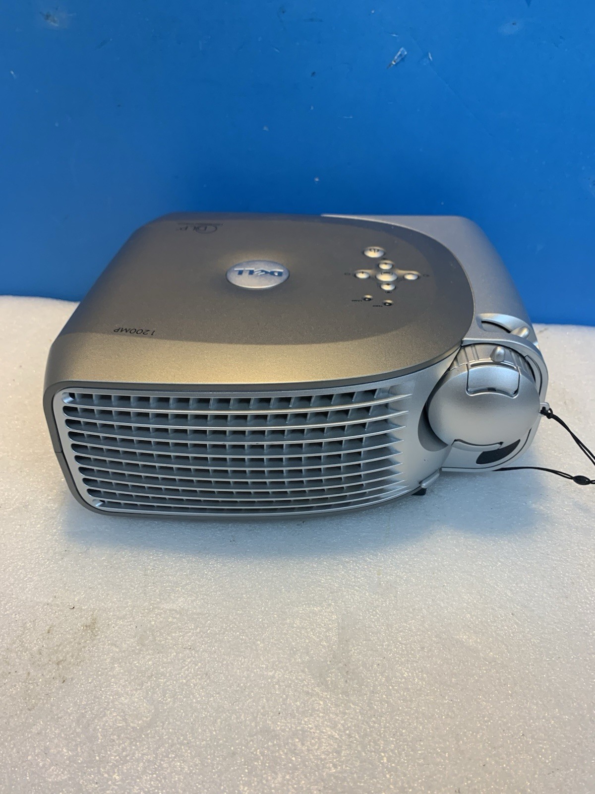 🔥 Dell DLP 1200MP Projector SVGA Portable Projector 2000 Lumens