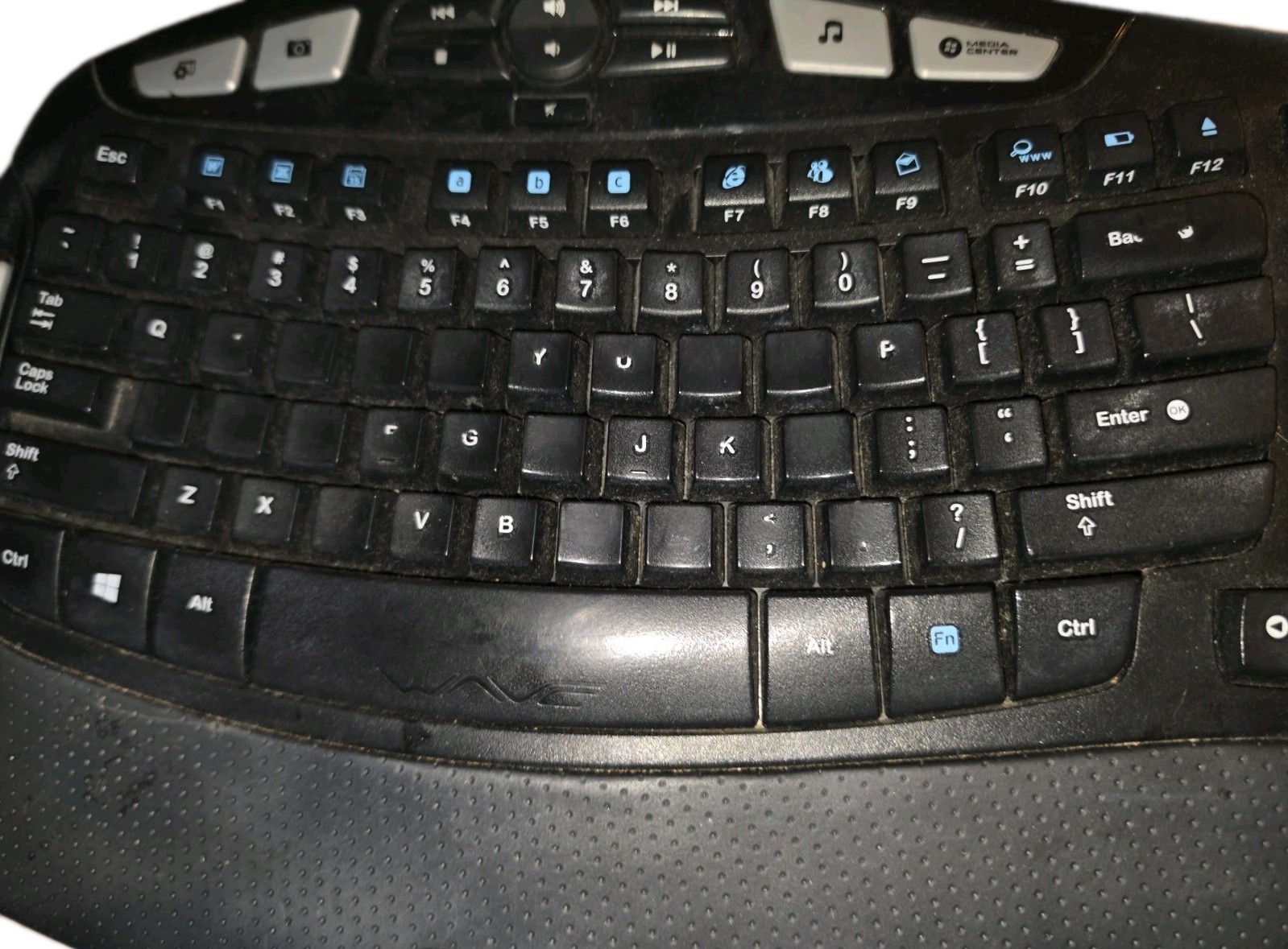 Logitech k350 wireless wave ergonomic keyboard W/dongle Cosmetic Issues Read Des