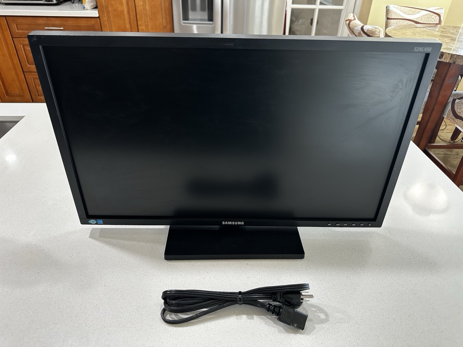 Samsung 24” LCD Widescreen Monitor Model: S24C450D. Local Pick Up Only.