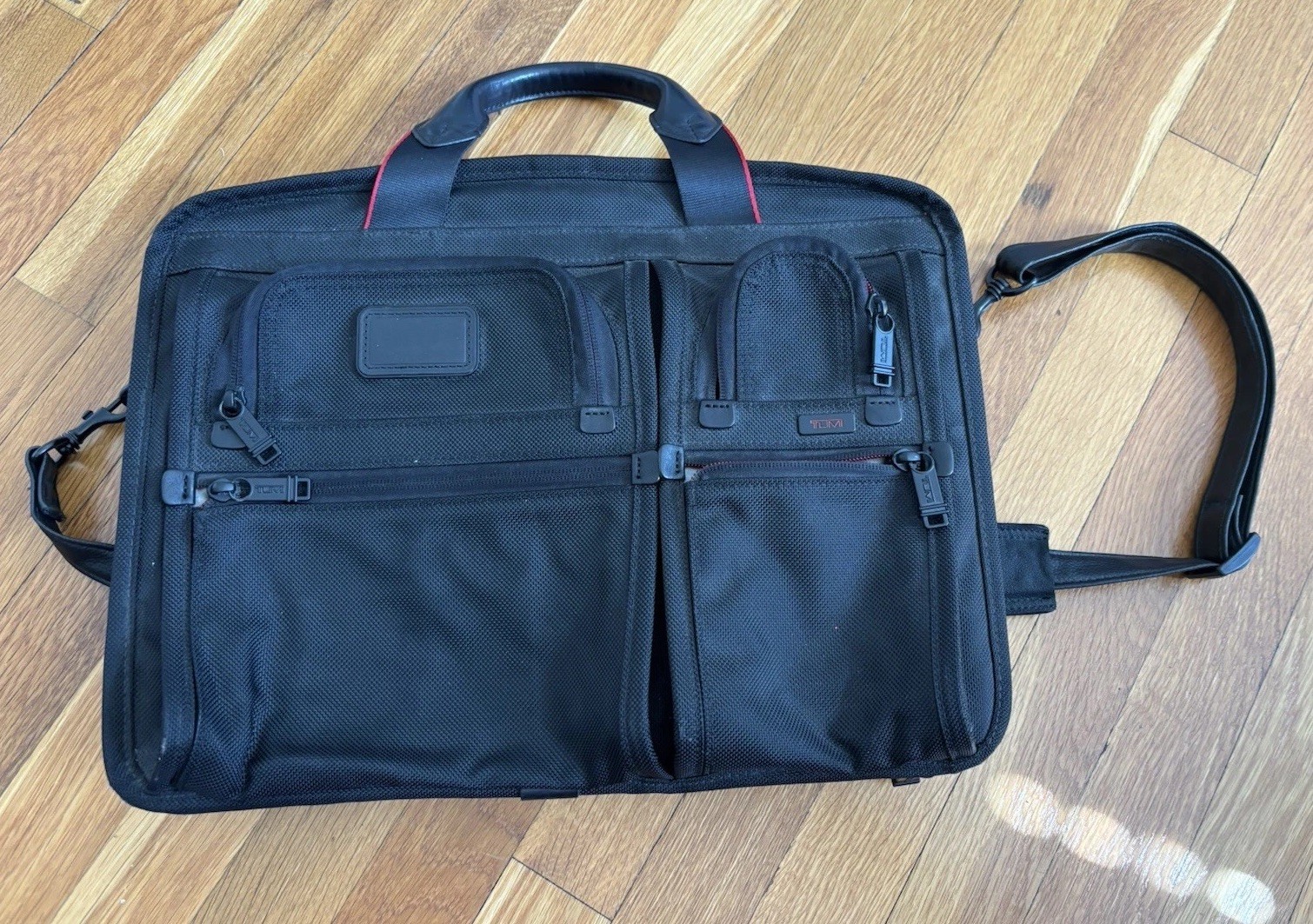 Tumi Alpha 2 26516DL9 T-Pass Black Briefcase Messenger Laptop Bag